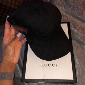 GUCCI canvas GG baseball cap 100% authentic